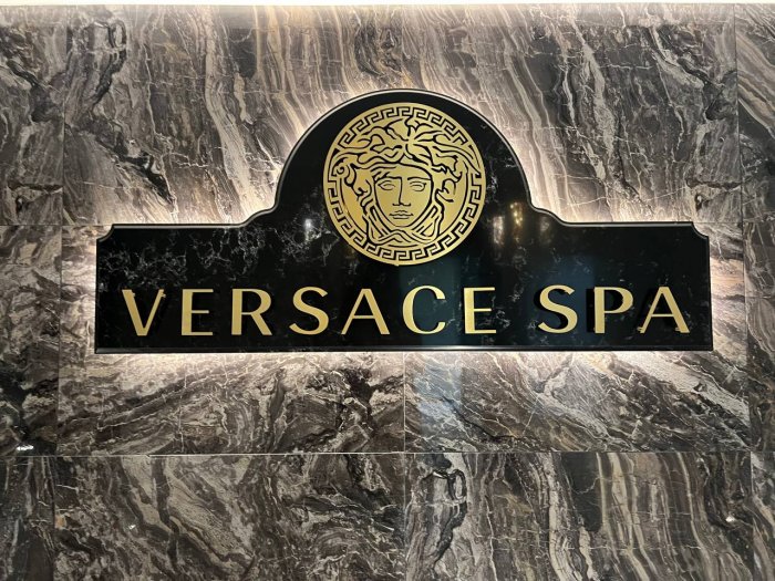 Логотип Versace spa