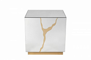 KFG198 Стол журнальный зеркальный с золотым декором 55*55*61см