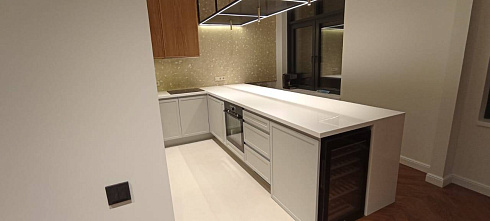 P 104 Pure White