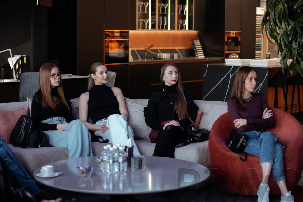 Презентация напольных покрытий Alpine Floor