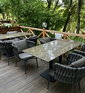 Столы для террасы ресторана 