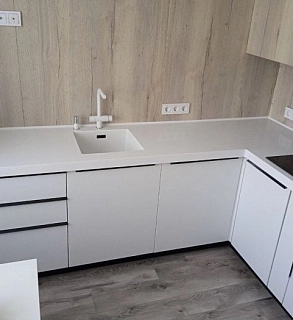 Столешница из акрилового камня