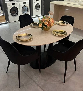 Обеденный стол