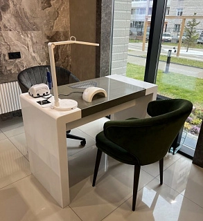 Стол для маникюра со встроенной вытяжкой 