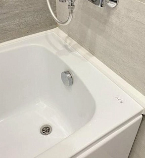 Акриловый плинтус 