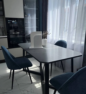 Обеденный стол из камня 