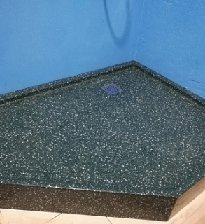 Душевой поддон из камня 