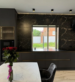 Кухня на заказ в коттедж 