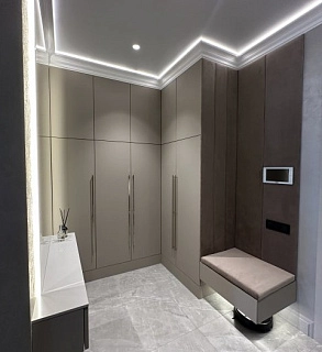 Шкаф в прихожую ЖК Градеков