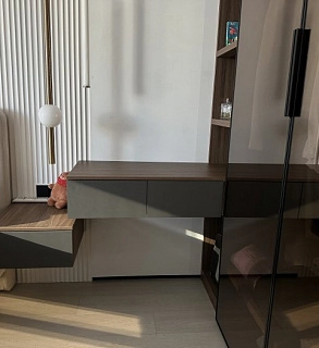 Консоль в спальню