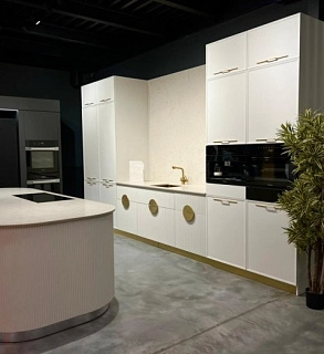 Кухня собственного производства