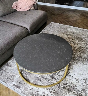 Журнальный стол с металлическим подстольем