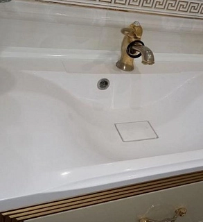 Акриловый плинтус 