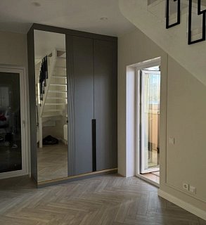 Шкаф в прихожую 