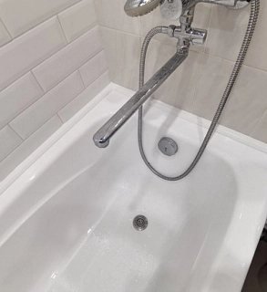 Акриловый плинтус 