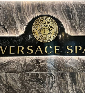 Логотип Versace spa